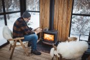 Poêle à bois homme froid