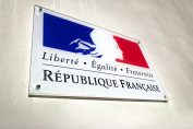 Une plaque Marianne officielle de la république française