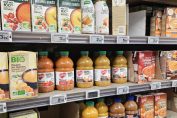 un rayon de soupes au supermarché