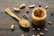Un pot de beurre de cacahuète