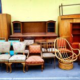 Des meubles dans une brocante